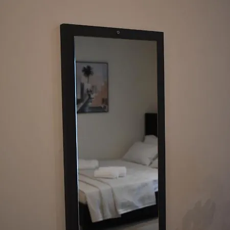 Zeusplace Tommy's Apartment