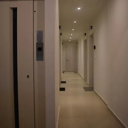 Zeusplace Tommy's Apartment